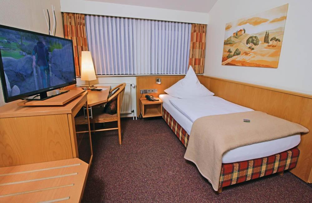 Hotel Lindenkrug Gutersloh Ngoại thất bức ảnh