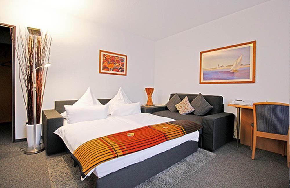 Hotel Lindenkrug Gutersloh Ngoại thất bức ảnh