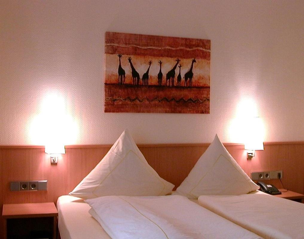 Hotel Lindenkrug Gutersloh Ngoại thất bức ảnh