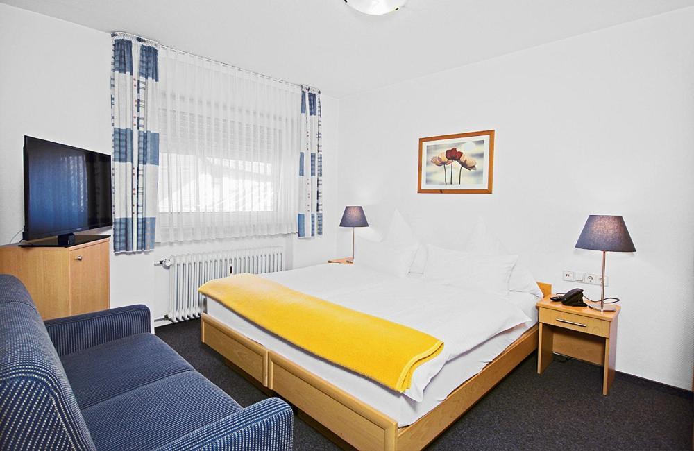 Hotel Lindenkrug Gutersloh Ngoại thất bức ảnh
