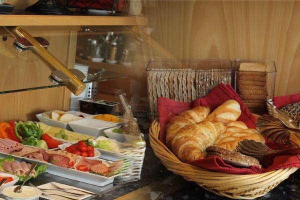 Hotel Lindenkrug Gutersloh Ngoại thất bức ảnh