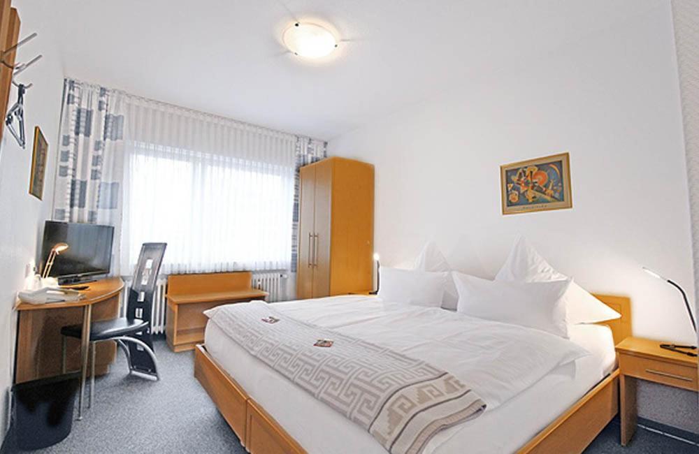 Hotel Lindenkrug Gutersloh Ngoại thất bức ảnh