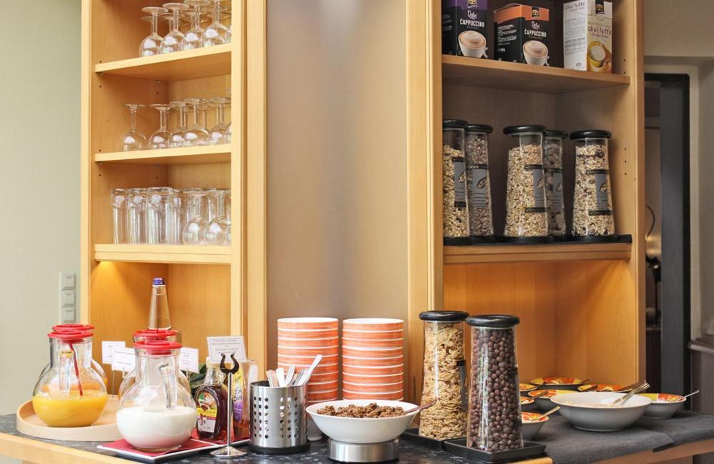Hotel Lindenkrug Gutersloh Ngoại thất bức ảnh
