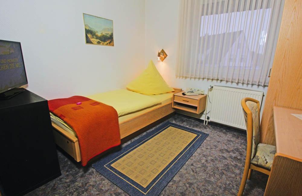 Hotel Lindenkrug Gutersloh Ngoại thất bức ảnh